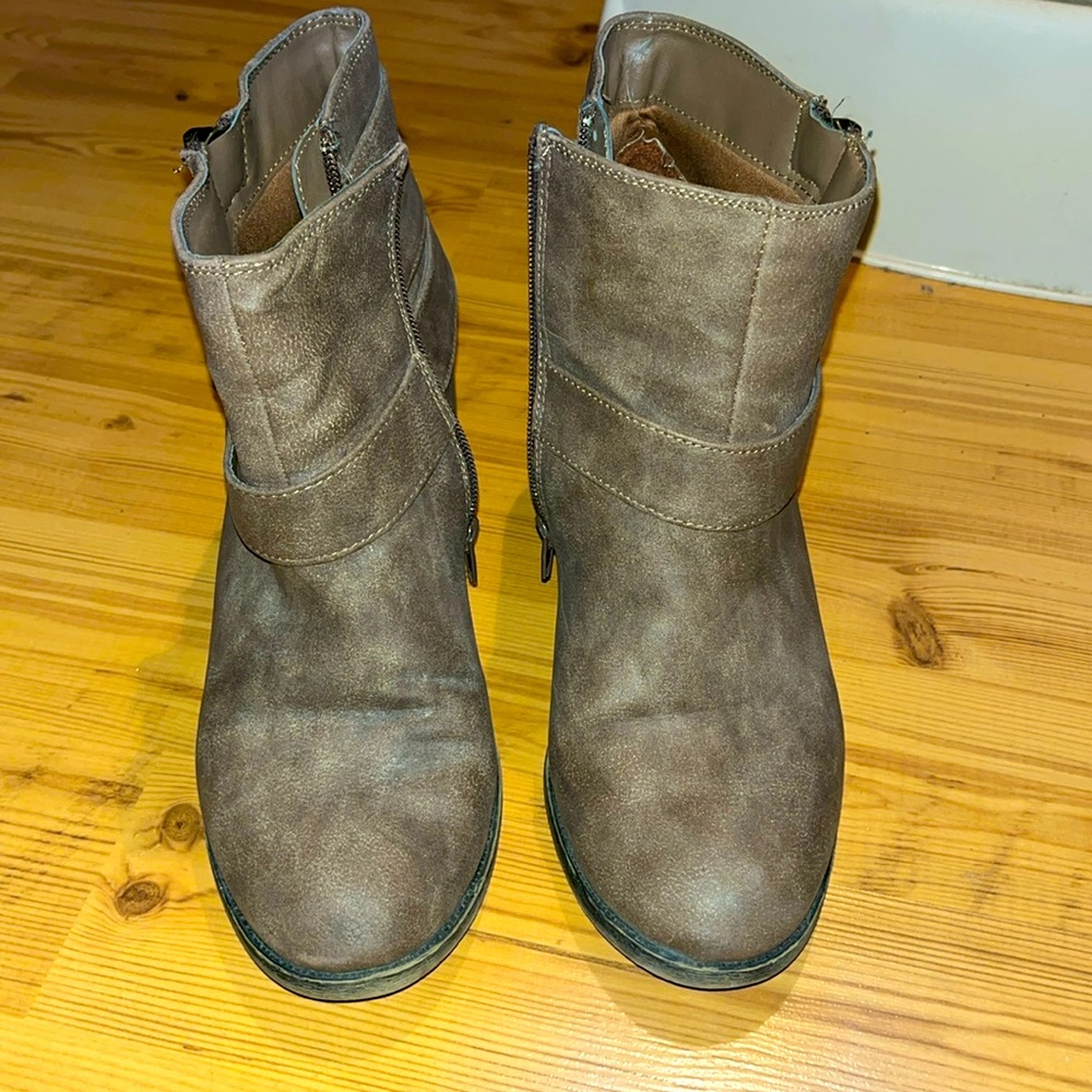 Ankle booties - madden girl (maybe)